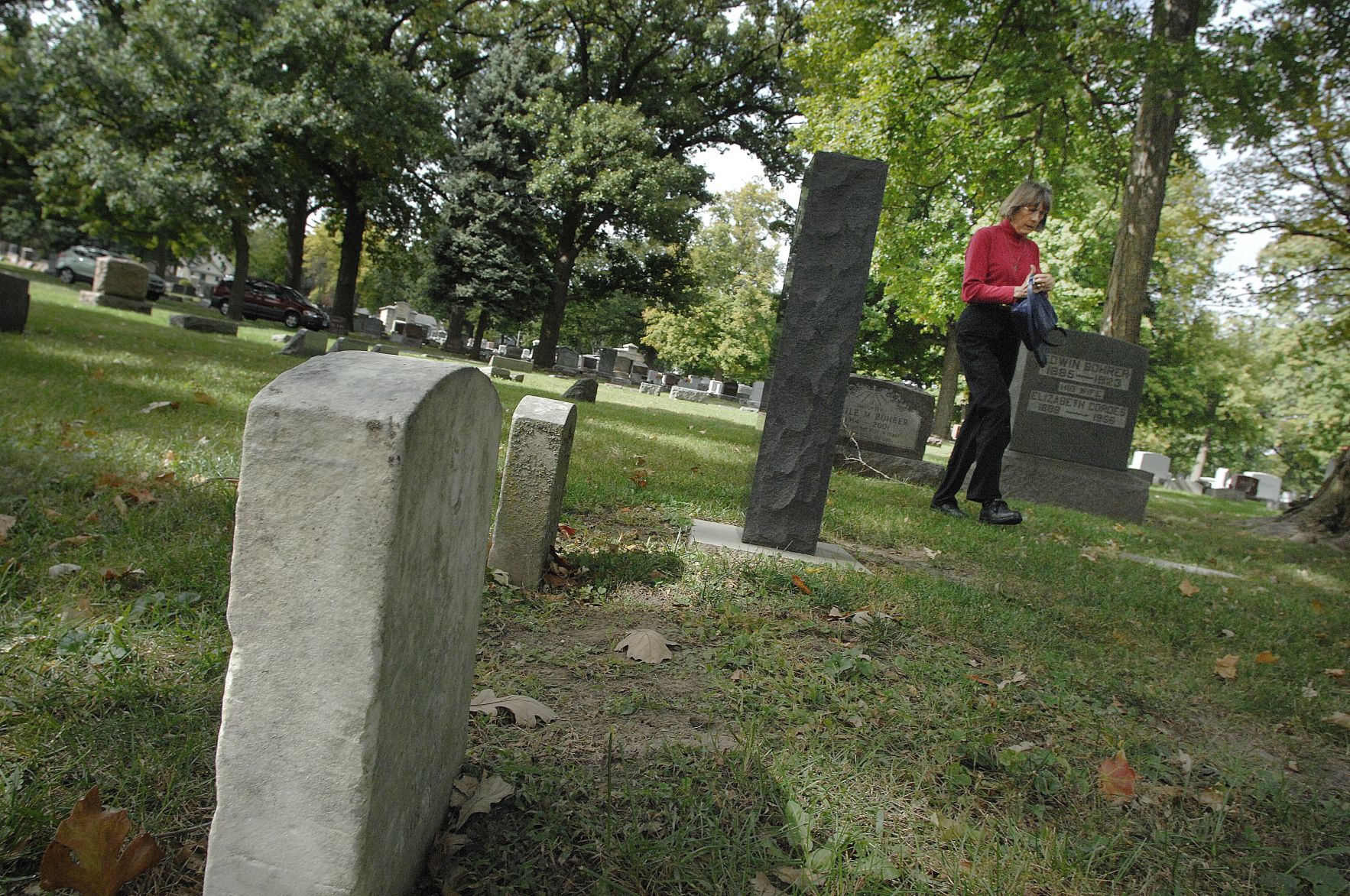 100718-blm-loc-9gravestones